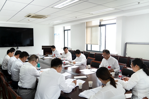 第一代表团热烈讨论